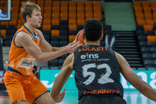 1-2!89分钟被逆转绝杀 12.5亿豪门惨遭爆冷 神锋百场88球创纪录